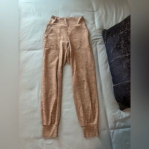 amazing condition grey lulu align joggers!!
